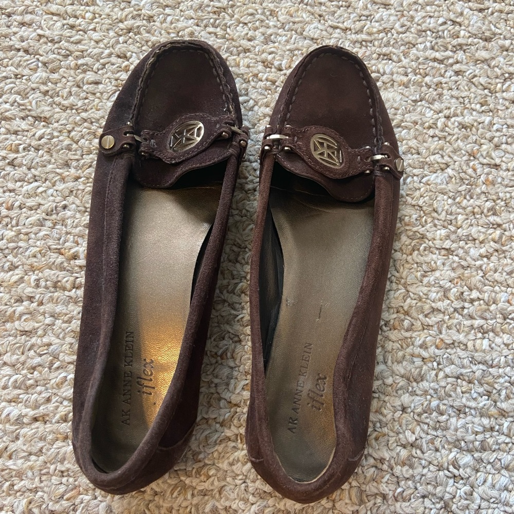 Anne Klein Brown Flats (Size 8.5M)